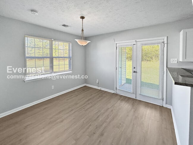 Building Photo - 218 Dove Pl