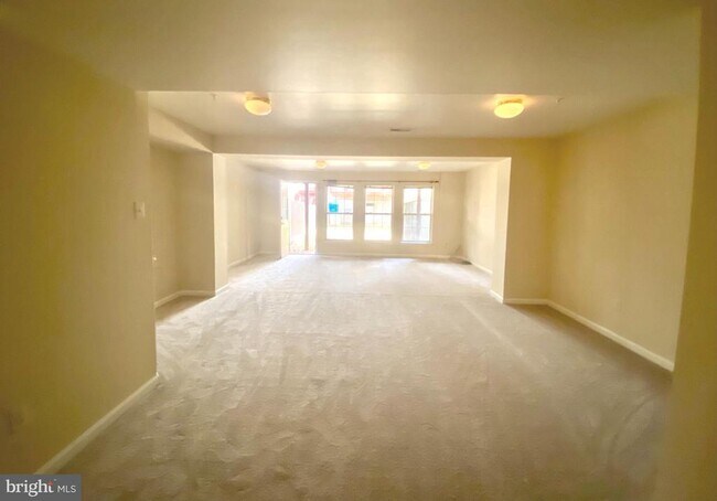 Building Photo - 13765 Palmetto Cir