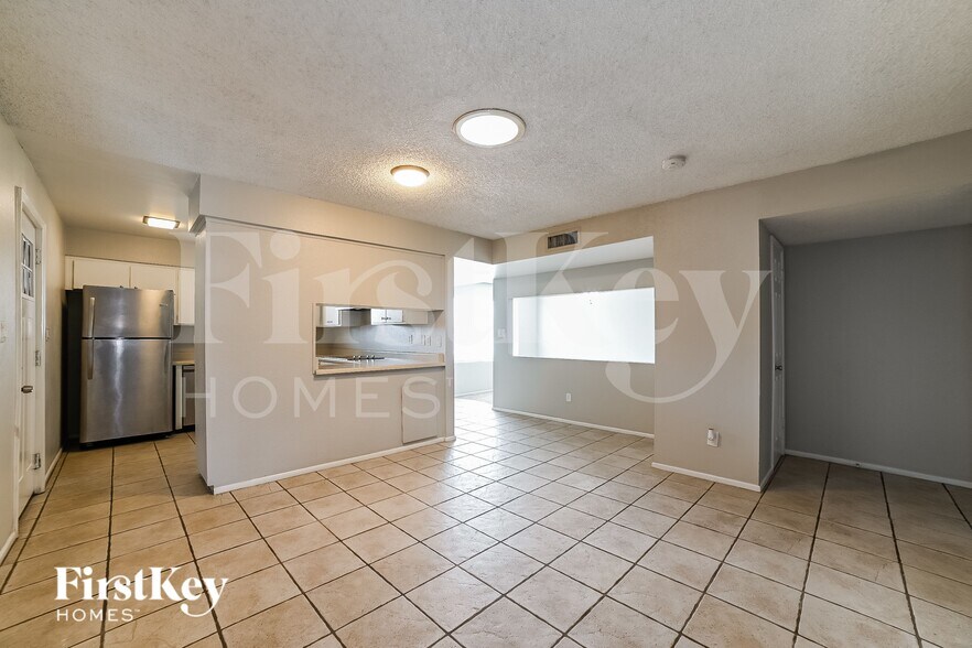 Building Photo - 4120 W Ironwood Dr