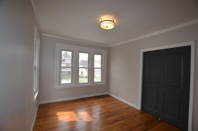 Building Photo - Newly Renovated 4 Bedroom Near Franklin Park- First month rent free