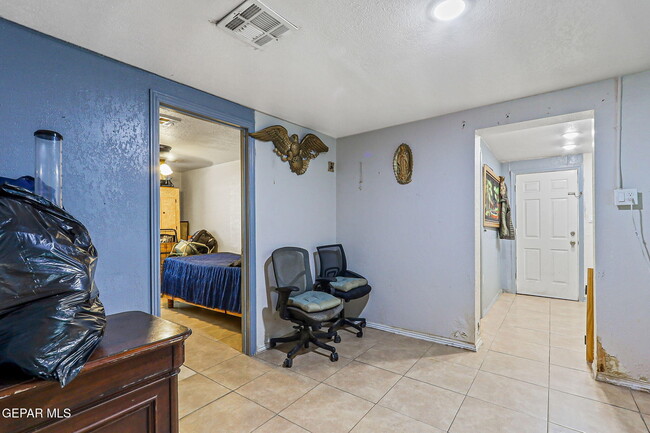 Building Photo - 209 N Seville Dr