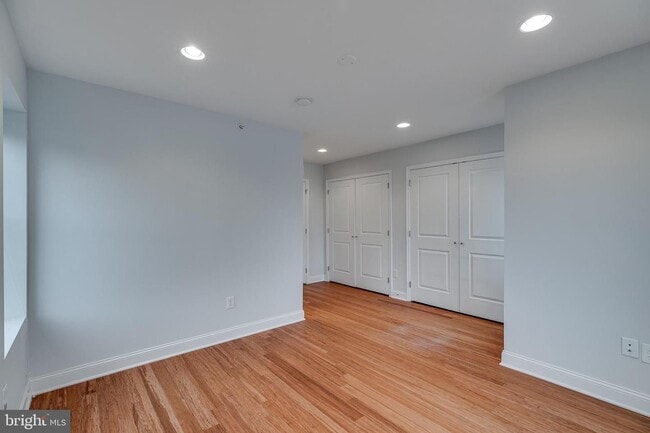 Building Photo - 2401 Carpenter St