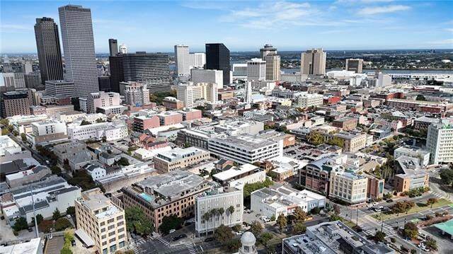 Building Photo - 833 Howard Ave