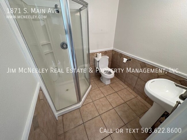 Building Photo - 1871 S Main Ave