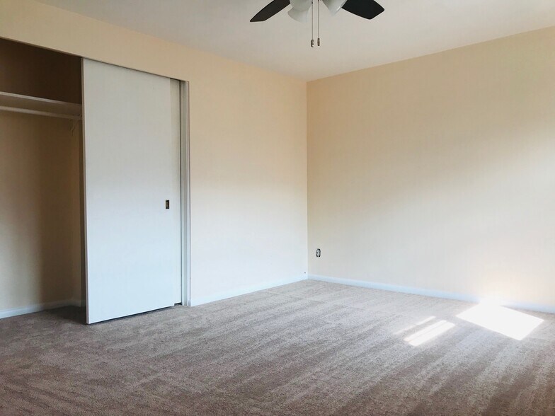 Master Bedroom - 316 Sheridan Dr