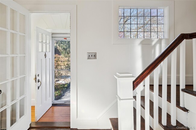 Building Photo - 53 Allen St