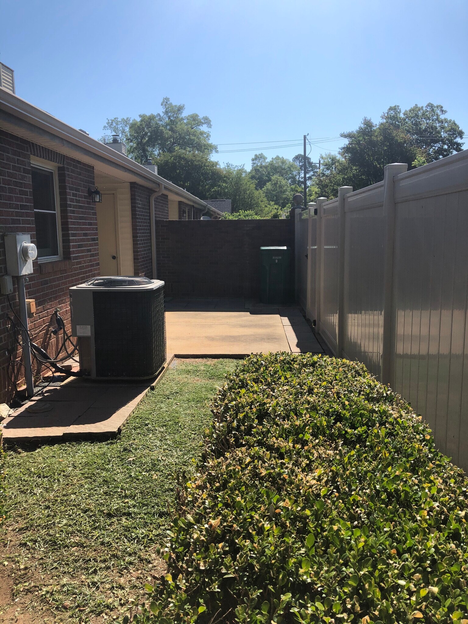 backyard with 6 ft privacy fence - 313 Grace St