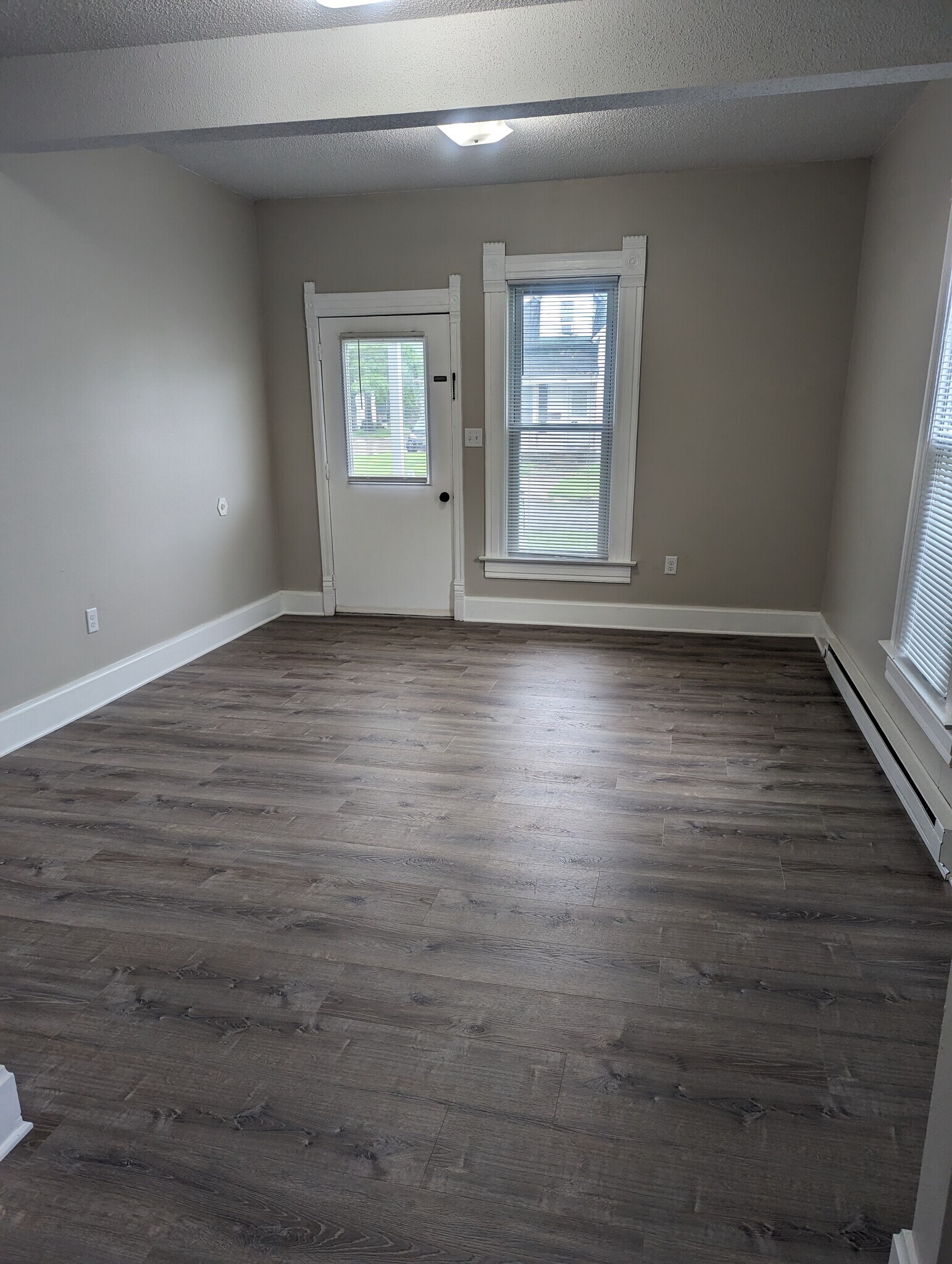 Building Photo - 515 E Pierce St., Apt.A
