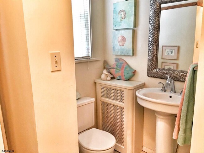 Building Photo - 104 S Wissahickon Ave