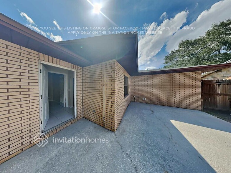 Building Photo - 966 Sunshine Way SW