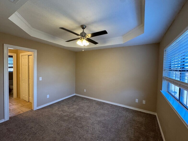 Building Photo - 3205 Ridge Cir