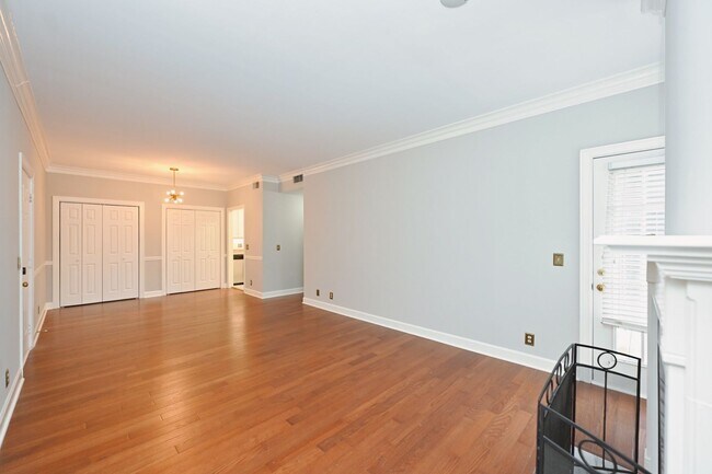 Building Photo - **UPDATED FIRST-FLOOR CONDO IN DESIRABLE P...