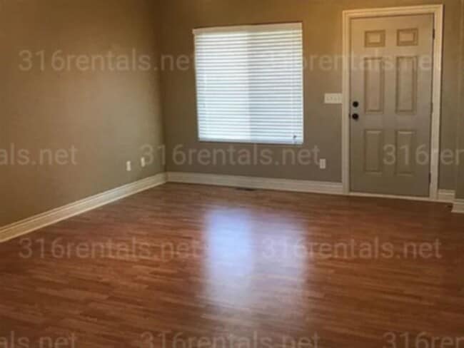 Building Photo - 8462 Granite Ct