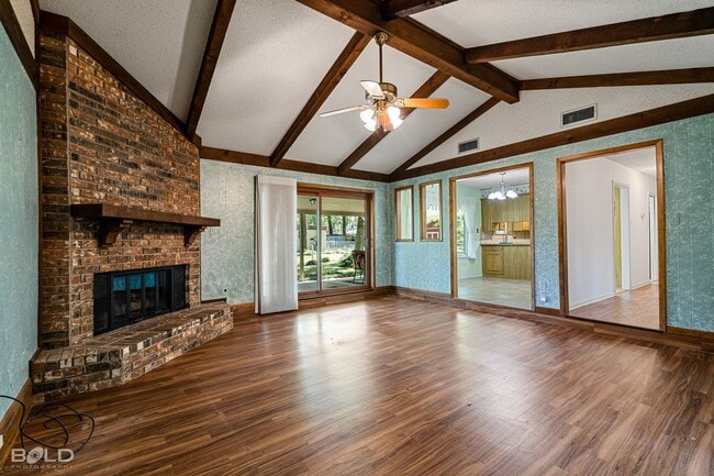 Building Photo - 3 BEDROOM AVAILABLE IN DOGWOOD!
