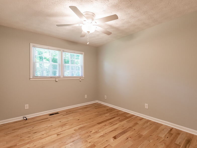Primary Photo - 4133 Thornwall Dr