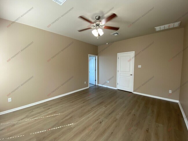 Building Photo - 513 Wedgwood Dr