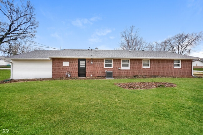 Building Photo - 460 W Ellen St