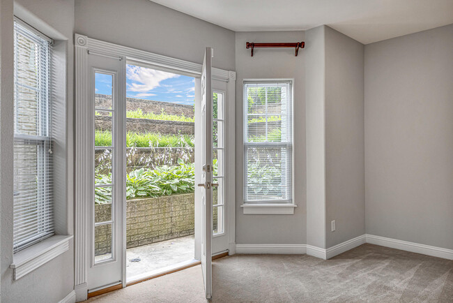 Building Photo - 4666 Sagewood Cir