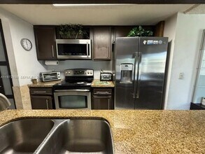 Building Photo - 2560 Azalea Ave