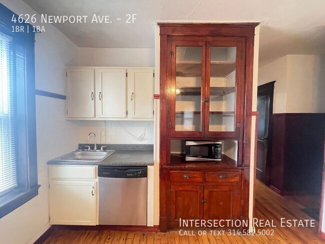 Building Photo - Gorgeous 1 Bedroom with Lots of Updates in...