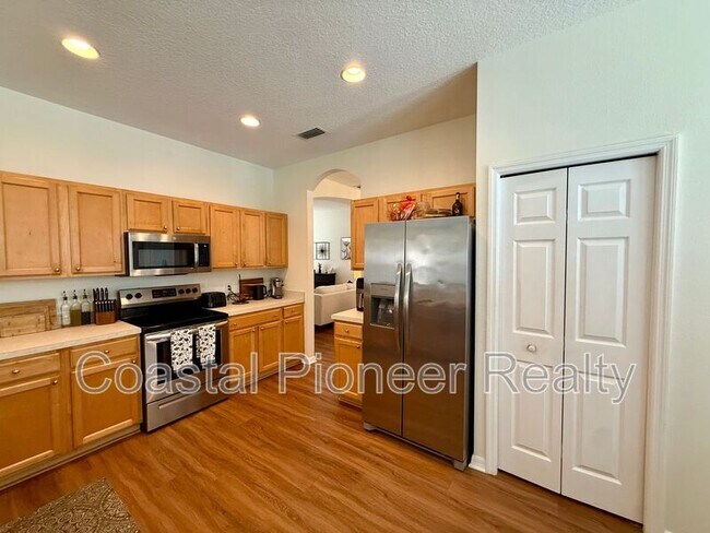 Building Photo - 11113 Avery Oaks Dr