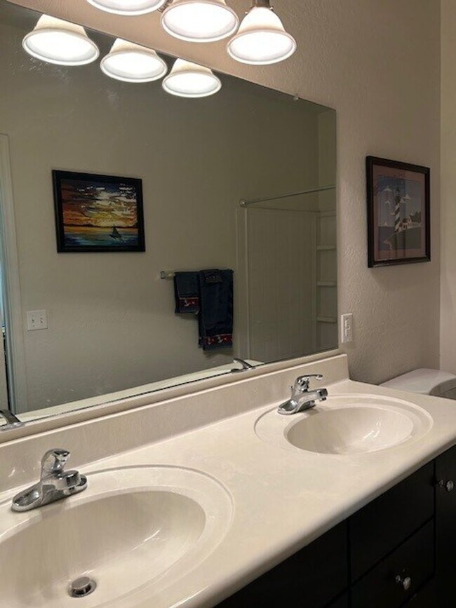 Building Photo - 2 bedroom /2 bath with a garage located in the  Popular Muirfield Village Townhomes