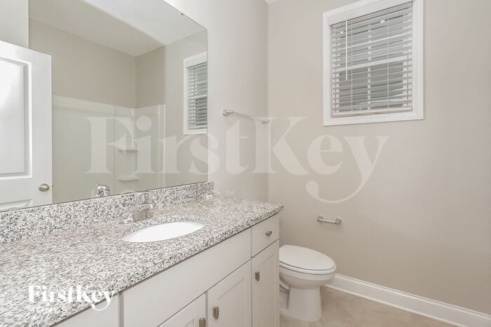 Building Photo - 107 E Americana Dr