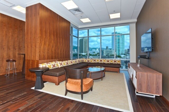 Building Photo - 1189 Waimanu St