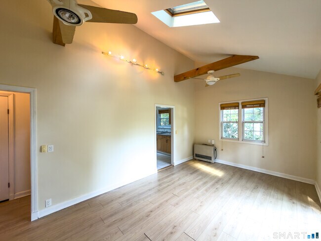 Building Photo - 57 Knollcrest Rd