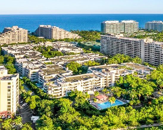 Primary Photo - 141 Crandon Blvd