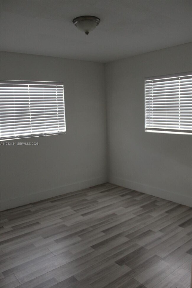 Building Photo - 6651 Custer St