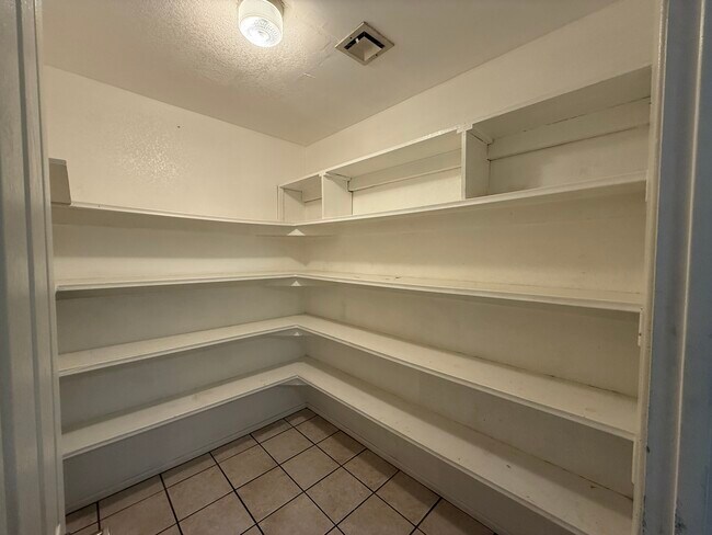 Building Photo - 1356 S 41st Ave