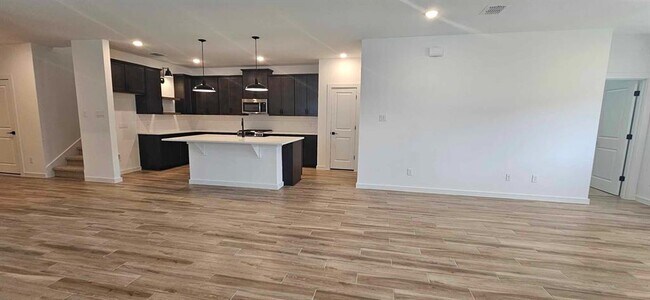 Building Photo - 8423 Bay Rdg Cir