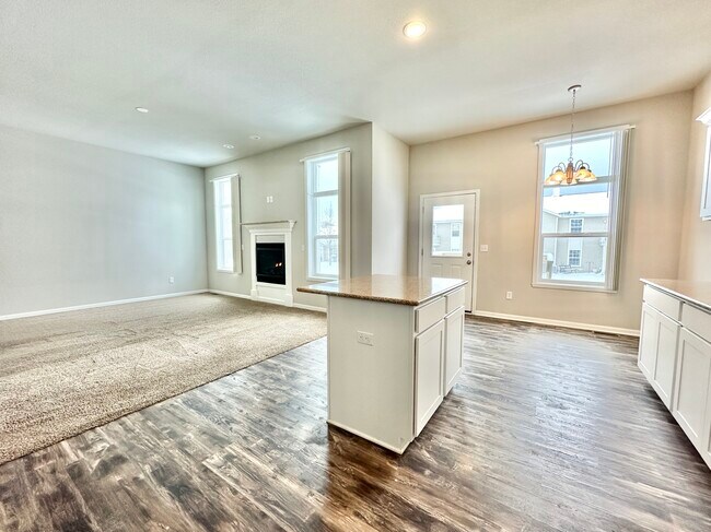 Building Photo - 2240 James Kelly Ln