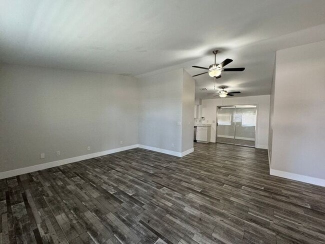 Building Photo - Apply Here: https://realty480pm.appfolio.c...