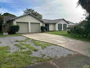 Building Photo - 4665 Balmoral Dr