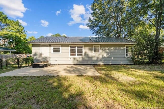Building Photo - 821 Sandalwood Dr