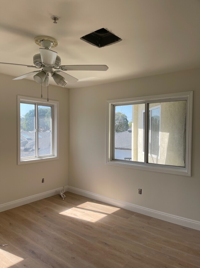 Building Photo - 4028 Tilden Ave