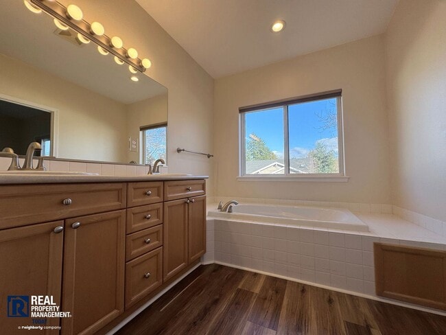 Building Photo - Beautiful 2-Bedroom Townhome with Vaulted Ceilings & 2-Car Garage!!