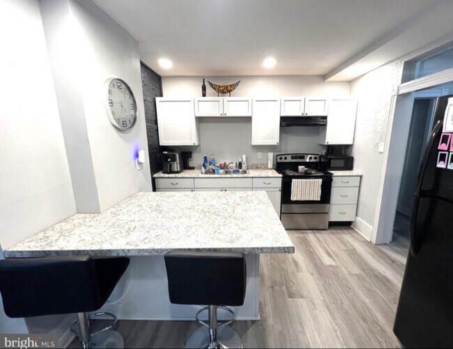 Building Photo - 2150 Green St