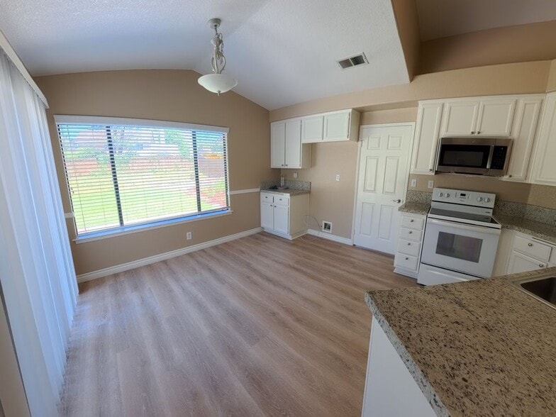 Building Photo - 30288 Mersey Ct