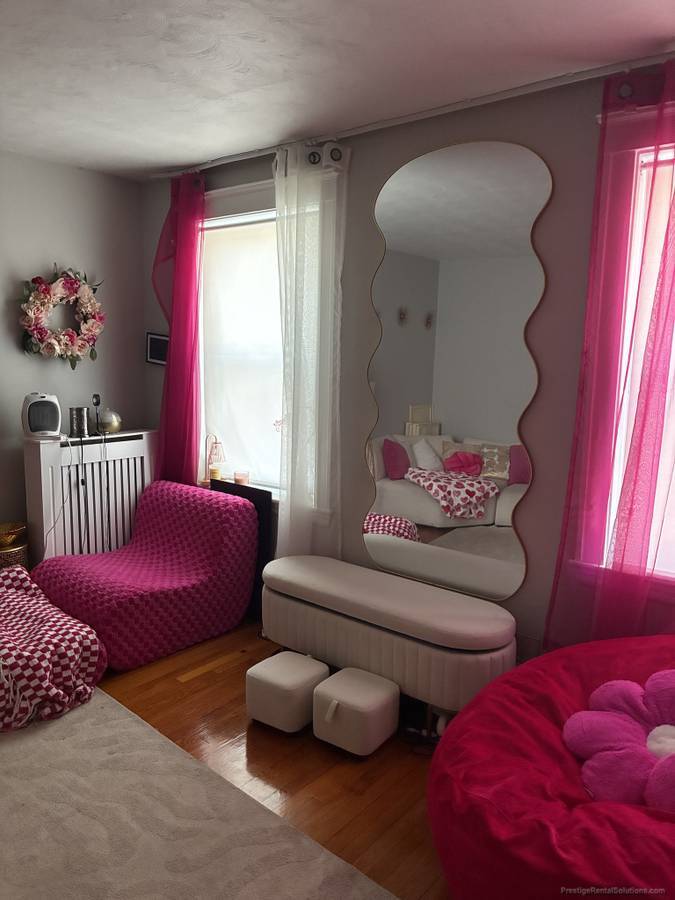 Building Photo - 30 Russell St