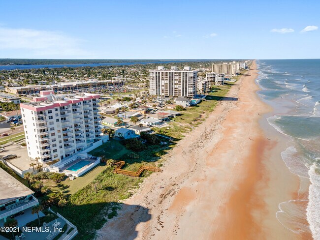 Building Photo - 1183 Ocean Shore Blvd