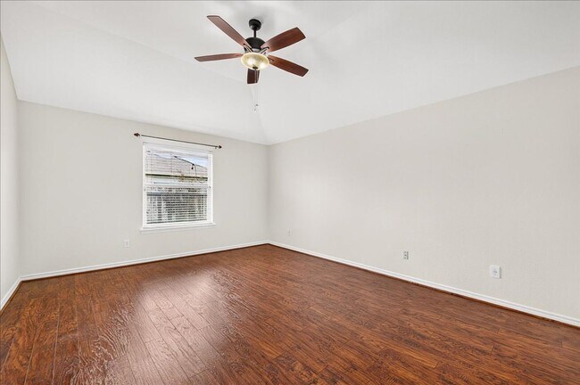 Building Photo - 3810 Los Arroyos Dr