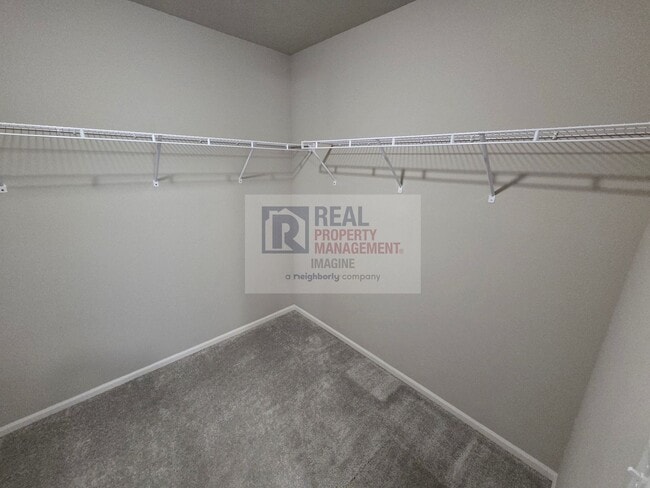 Building Photo - Check out this beautiful 3 bedroom, 2.0 ba...