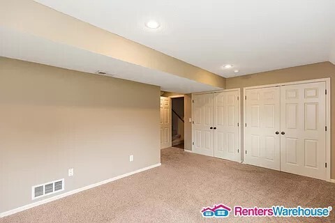 Building Photo - 3 Bed 2 Bath in Gardner! Available 11/1!