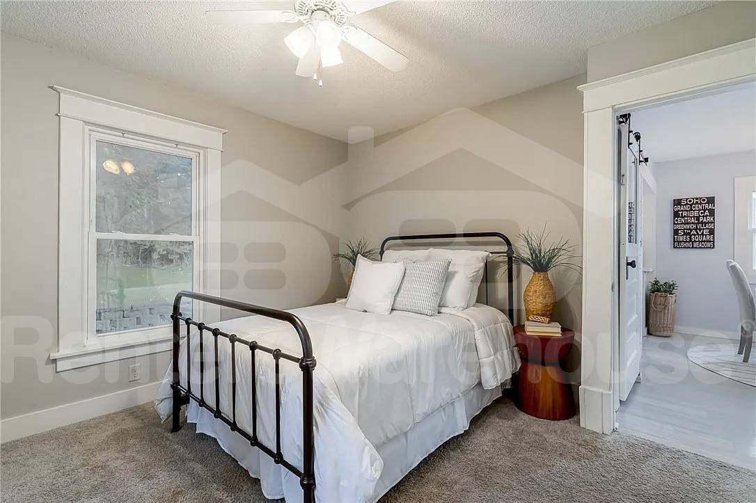 Building Photo - 737 28th St