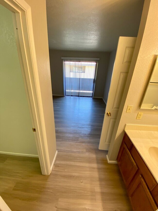 Building Photo - Perfect Tempe Location 2 Bedroom 2 Bath