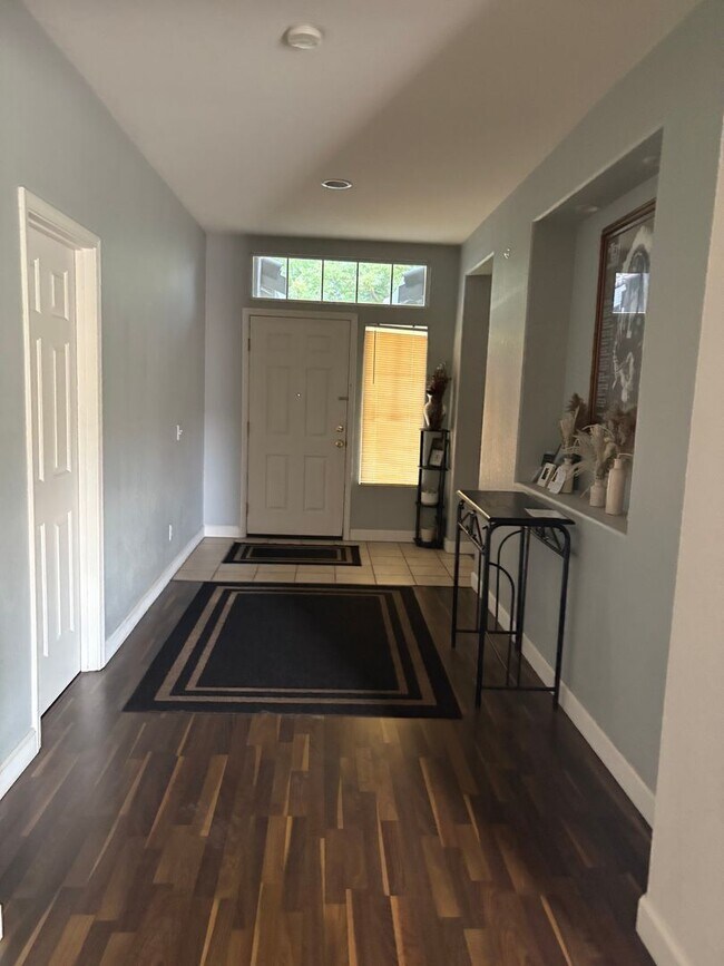 Building Photo - Upscale 1 Story Home in North Stockton