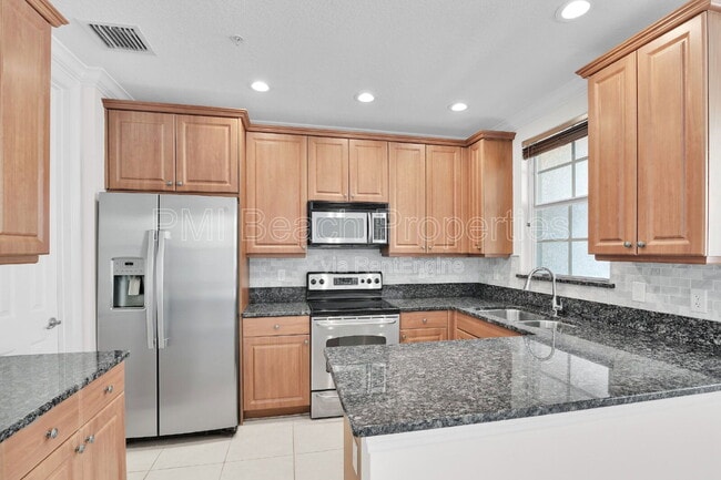 Building Photo - 2441 San Pietro Cir